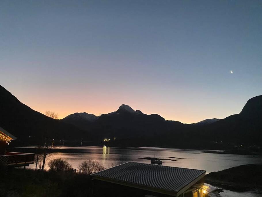 Sjarmerende Anneks I Sigerfjord, Vesteralen Feriehus Sortland